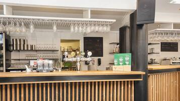 Luxury House, 3 Bedrooms | Dining