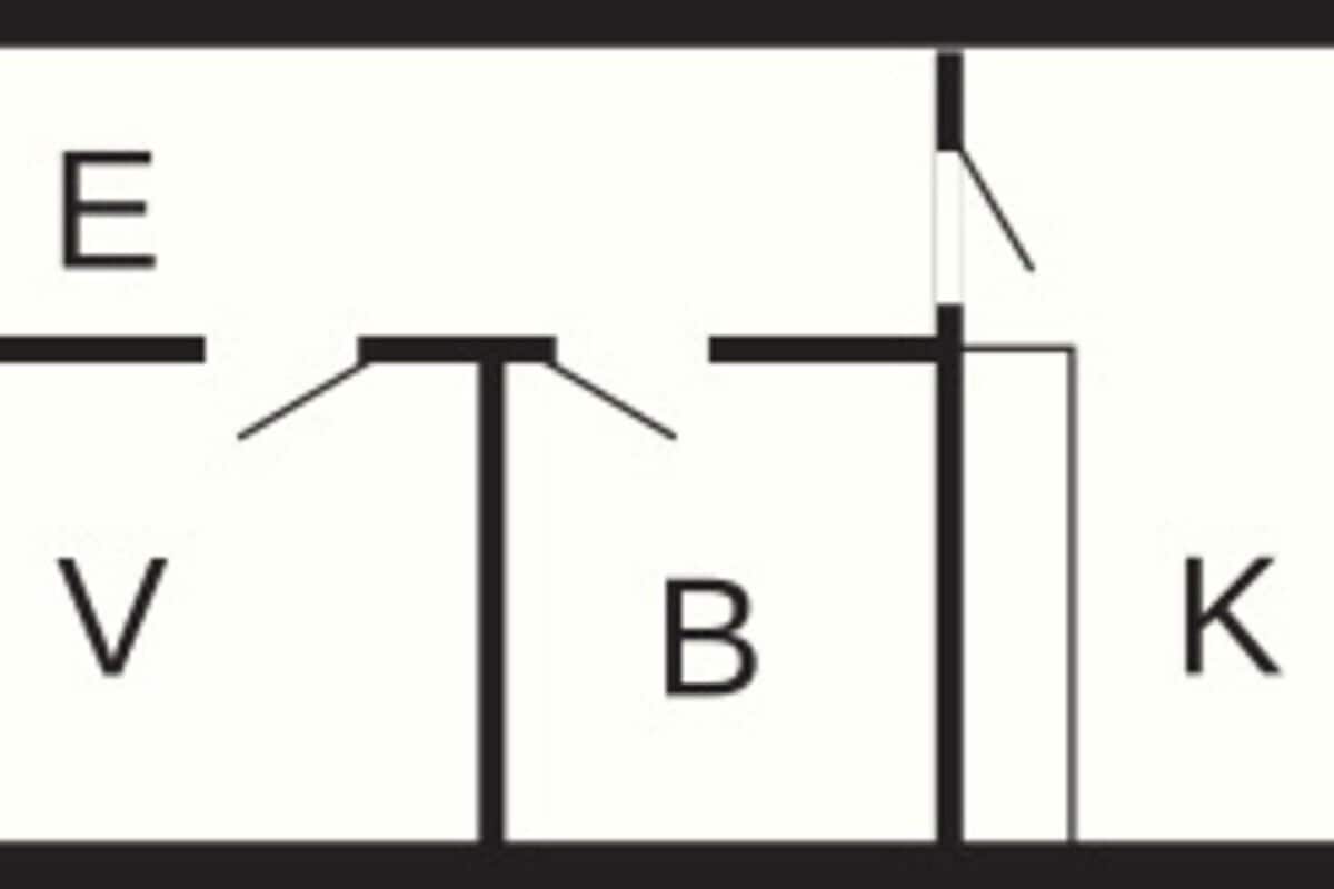 A hotel room layout with labels E, V, B, K, SP, and O.
