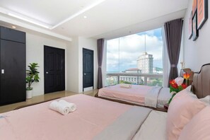 Iron/ironing board, WiFi