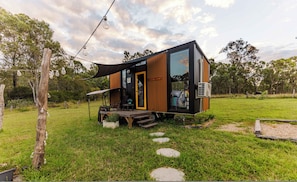 Exterior - Kalmya Farm Retreat by Tiny Away (Runnymede)
