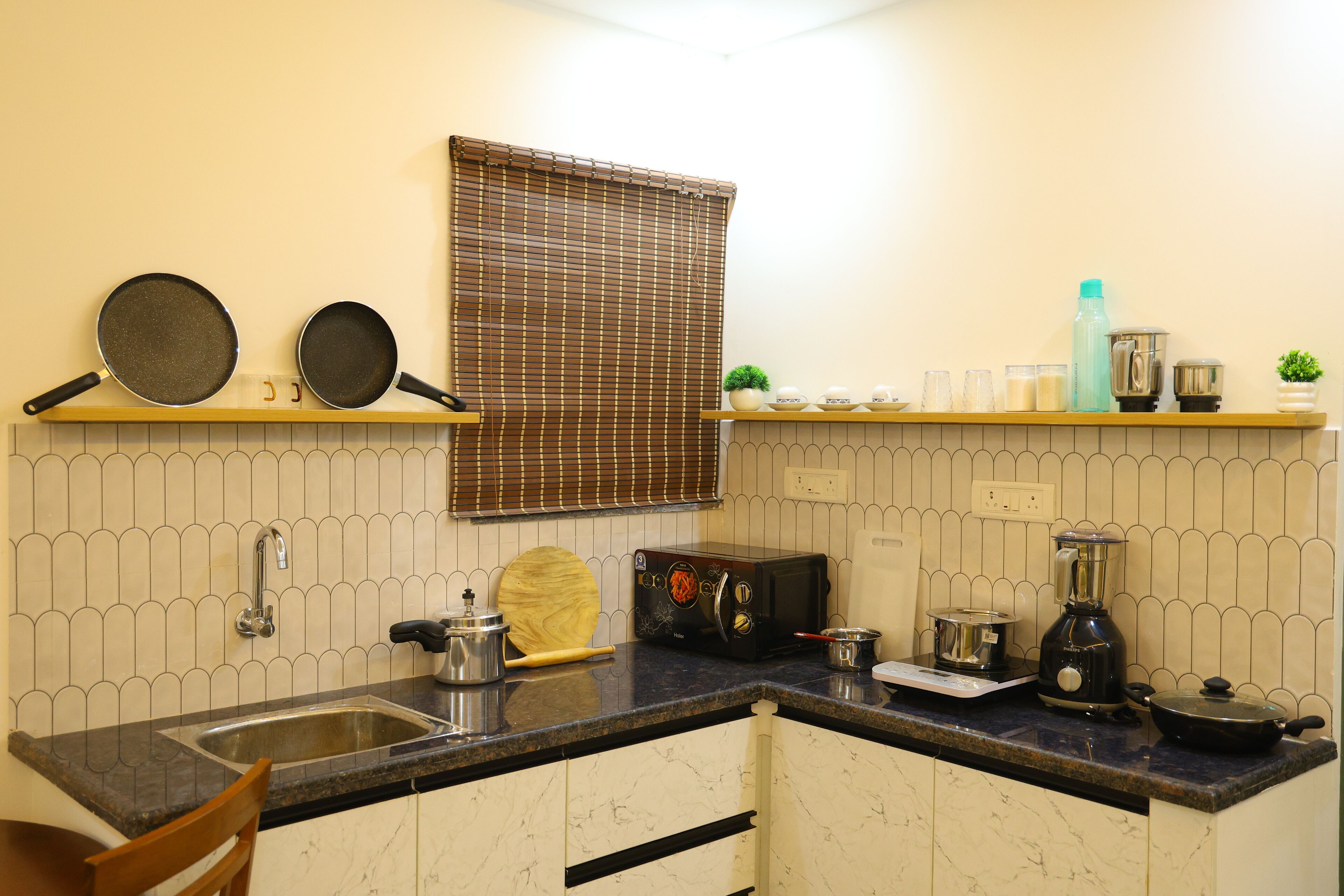 Family Studio, City View | Private kitchen