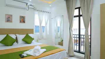 Doppia Deluxe, 1 letto king | Una scrivania, postazione laptop, Wi-Fi gratuito