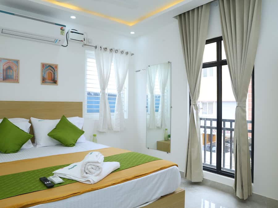 Escritorio y espacio para trabajar con laptop