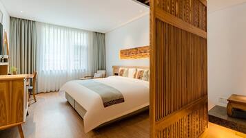 Soundproofing, free WiFi, bed sheets