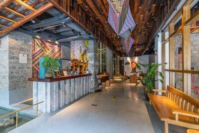 花筑奢·索溪山居轻奢度假酒店(张家界国家森林公园标志门店)