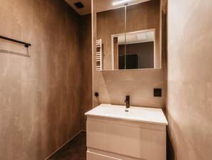 Bathroom - Modern Holiday Home in Kesteren (Kesteren)