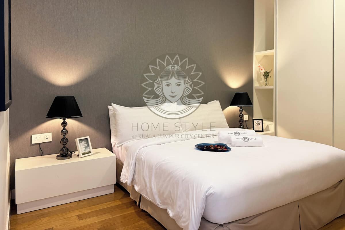 In-room safe, desk, iron/ironing board, free WiFi