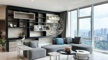 Two Bedroom Grand Premier | Living area