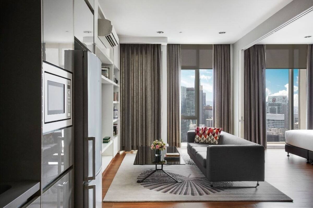 Peti besi dalam bilik, meja, seterika/papan seterika, Wi-fi percuma