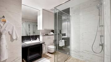 Peti besi dalam bilik, meja, seterika/papan seterika, Wi-fi percuma