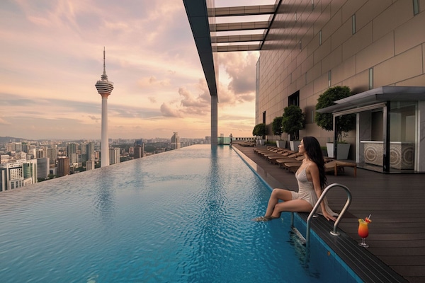 Infinity-Pool