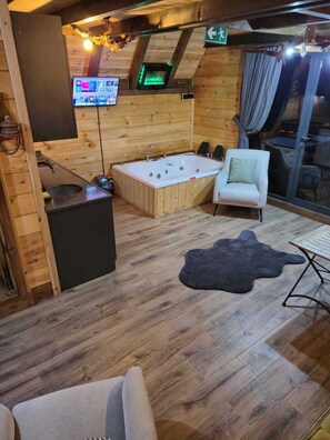 Deluxe bungalow, terras, uitzicht op vallei | Verduisterende gordijnen, geluiddichte muren, gratis wifi