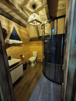 Deluxe Bungalow, Patio, Valley View | Bathroom | Slippers