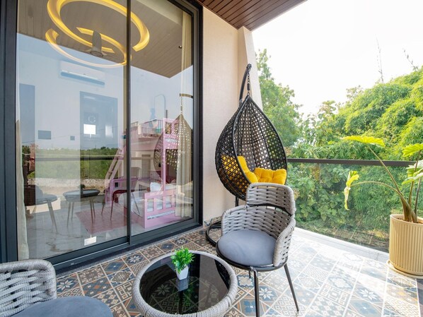 House | Balcony