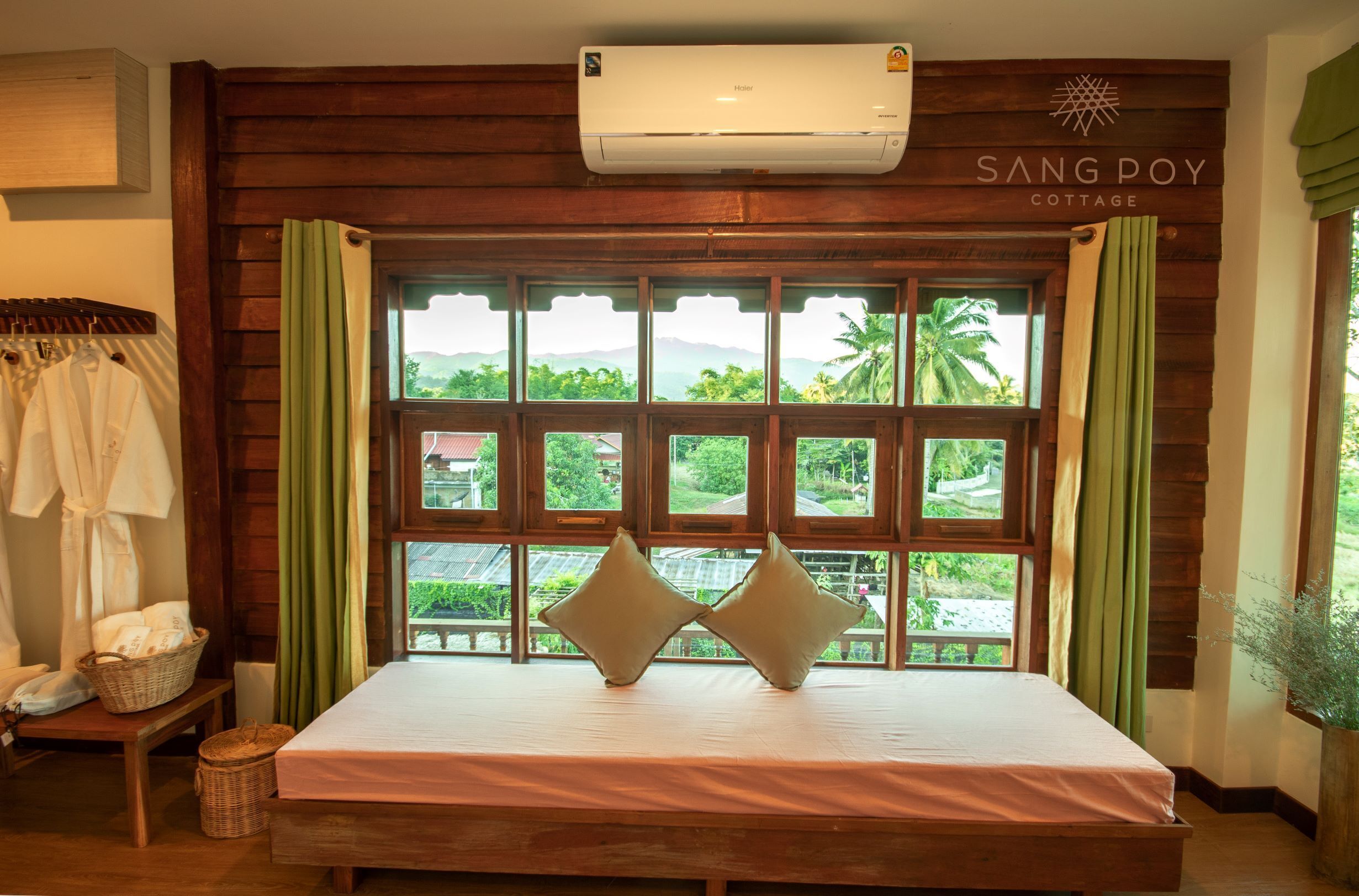 ロマンティック ダブルルーム マウンテンビュー | WiFi (無料)、ベッドシーツ