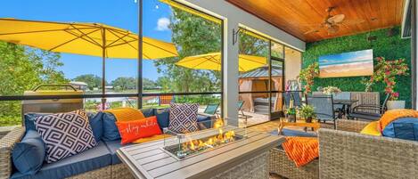 屋外ダイニングエリア