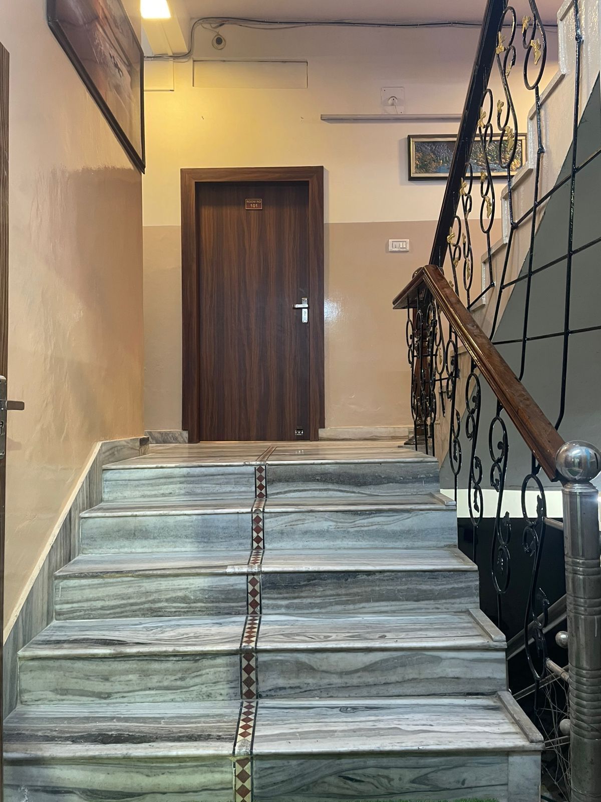 المنشأة من الخارج