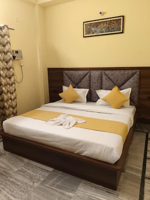 Deluxe Double Room, Balcony, City View | In-room safe, desk, free WiFi - Hotel Heritage (Varanasi)