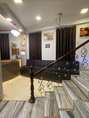 Living area - Hotel Heritage (Varanasi)