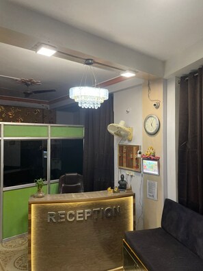 Reception - Hotel Heritage (Varanasi)