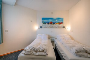 Apartment | 2 bedrooms, individually furnished, bed sheets