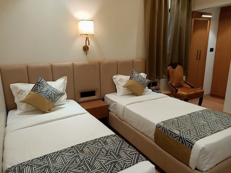 Classic Twin Room, City View