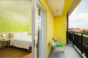 Deluxe Suite | Premium bedding, desk, free WiFi, bed sheets - Palette Hotel near Padma (Legian)