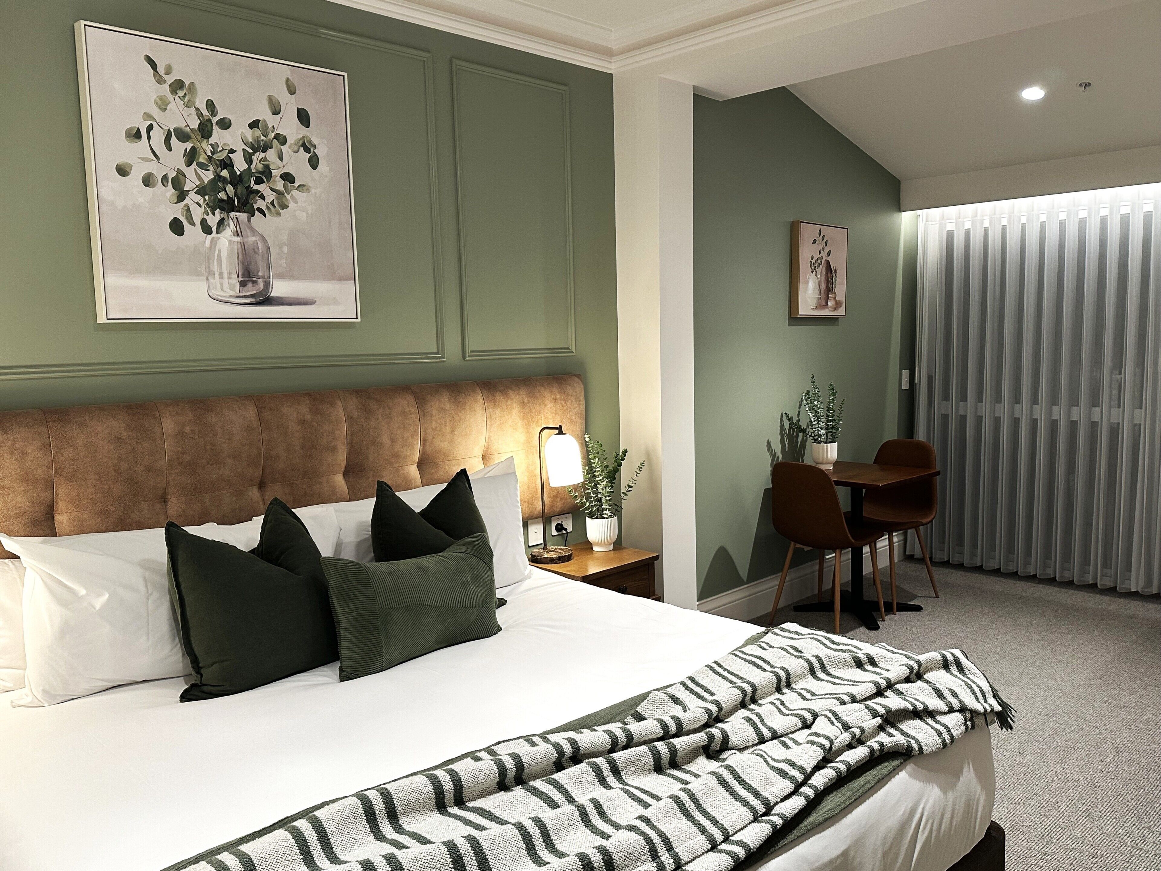豪華雙人或雙床房, 非吸煙房 (Tudor King Terrace Suite) | 高級寢具、熨斗/熨衣板、免費無線上網、床單
