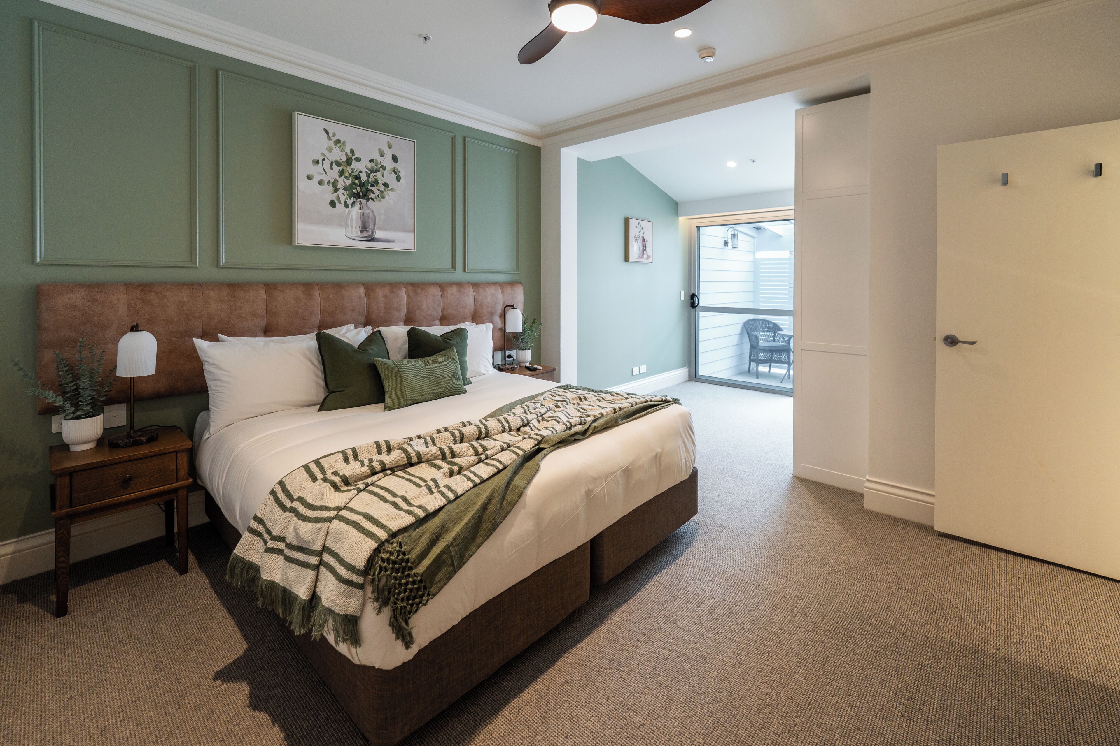 Deluxe Double or Twin Room, Non Smoking, Courtyard View | Premium bedding, iron/ironing board, free WiFi, bed sheets