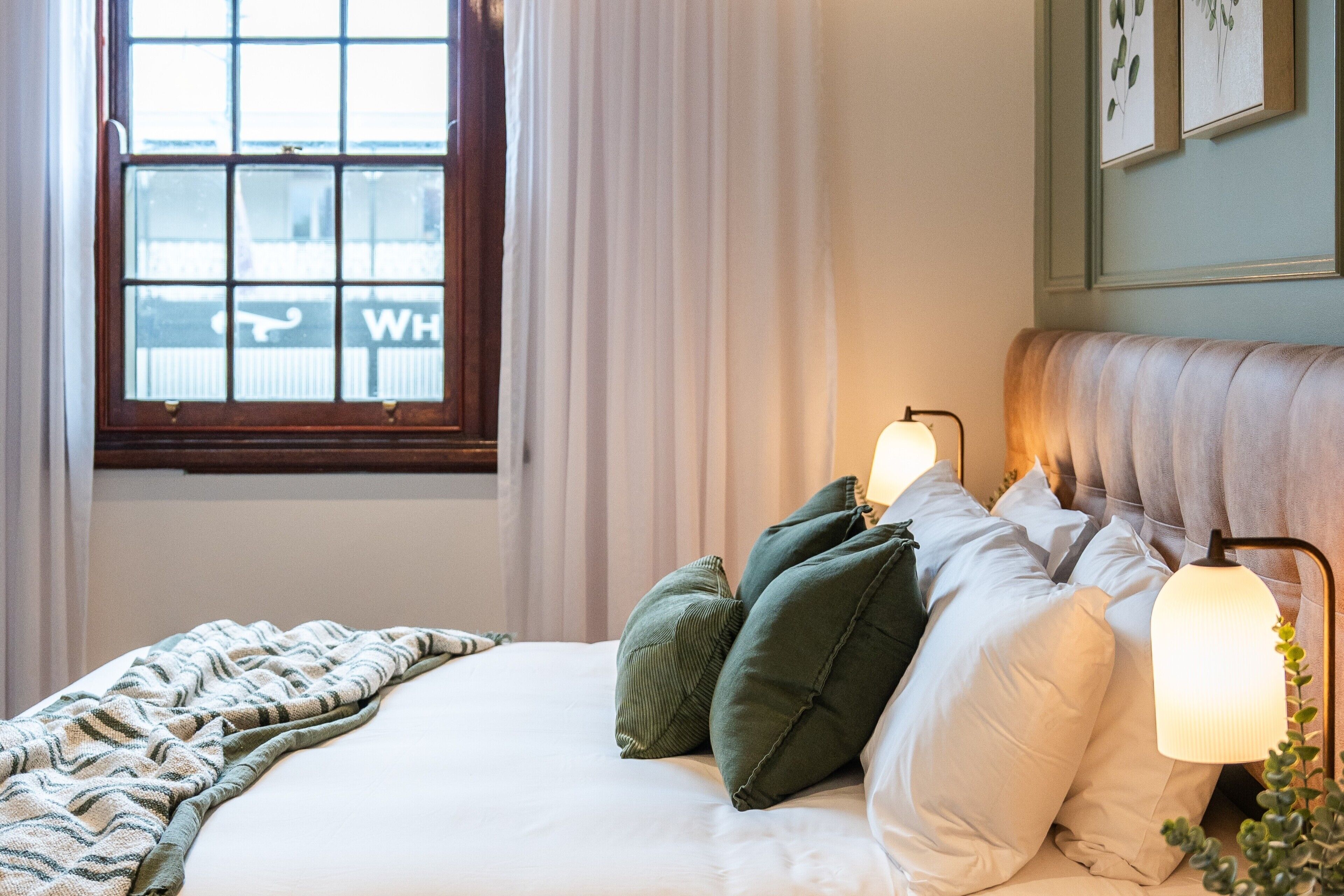 Ropa de cama de alta calidad y tabla de planchar con plancha 