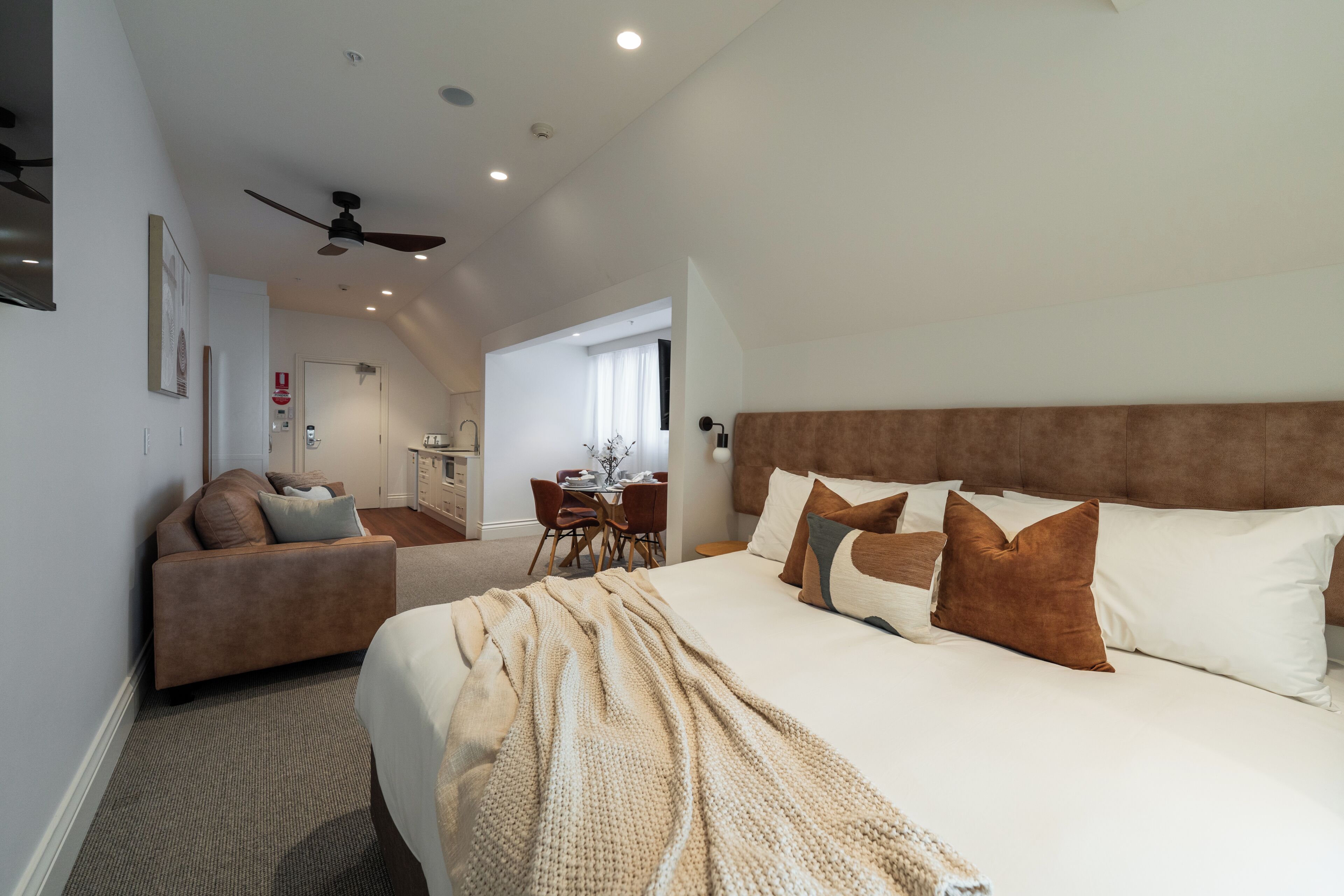 Exclusive Studio Suite, Non Smoking, Kitchenette | Premium bedding, iron/ironing board, free WiFi, bed sheets