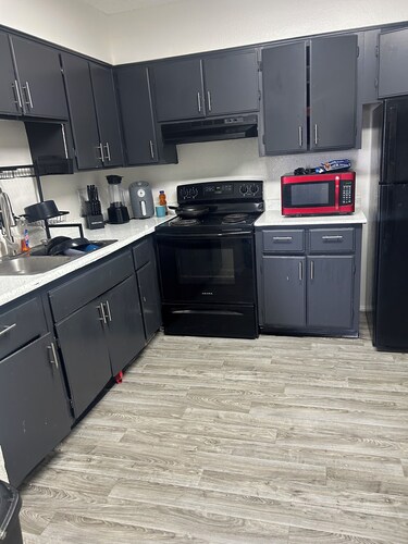 Superb 2-bedroom condo sleeps 4