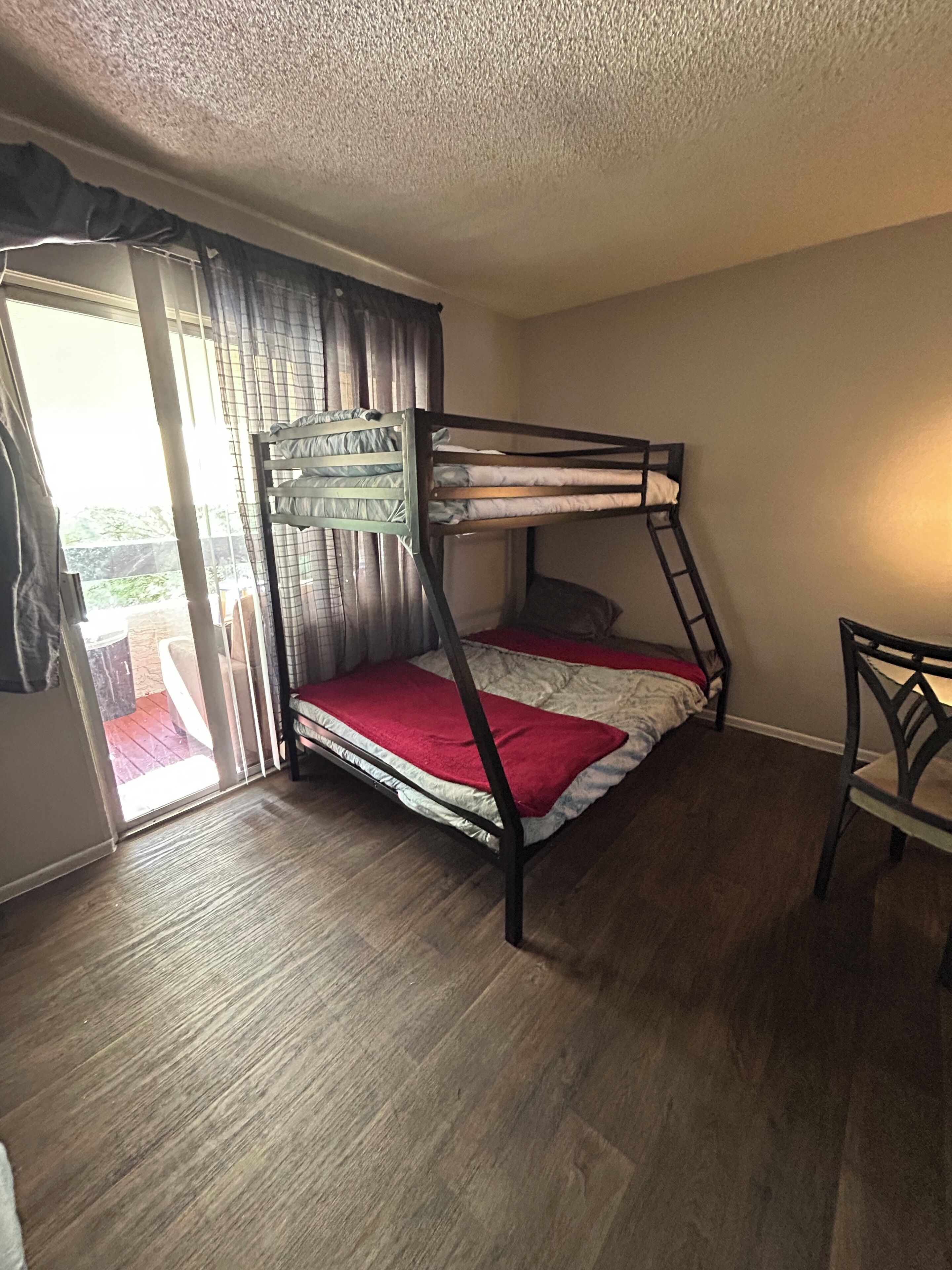 2 bedrooms, WiFi, bed sheets