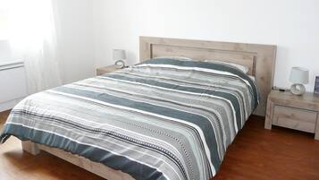 1 bedroom, individually furnished