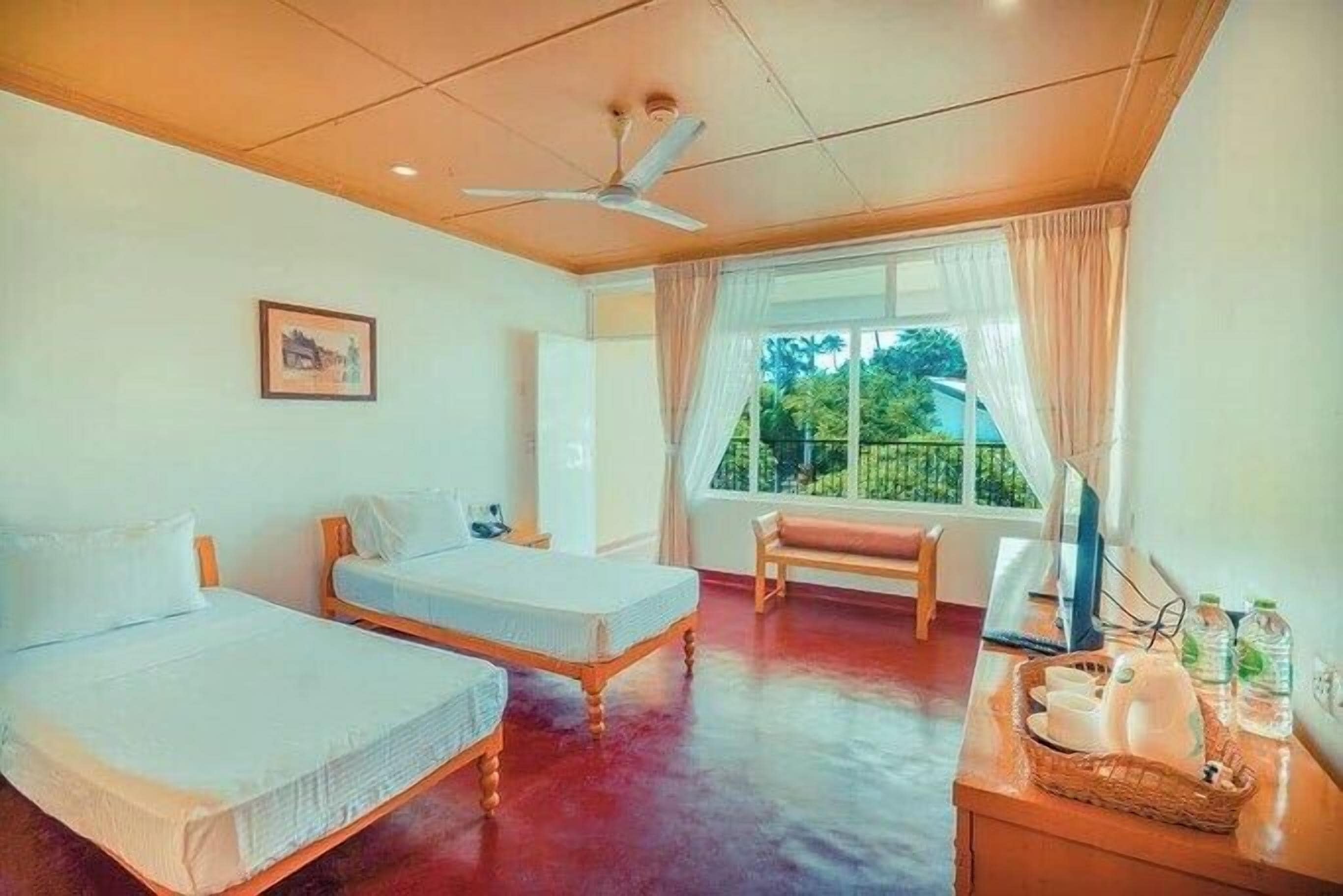 Chambre avec lits jumeaux | Bureau, espace de travail pour ordinateur portable, Wi-Fi gratuit