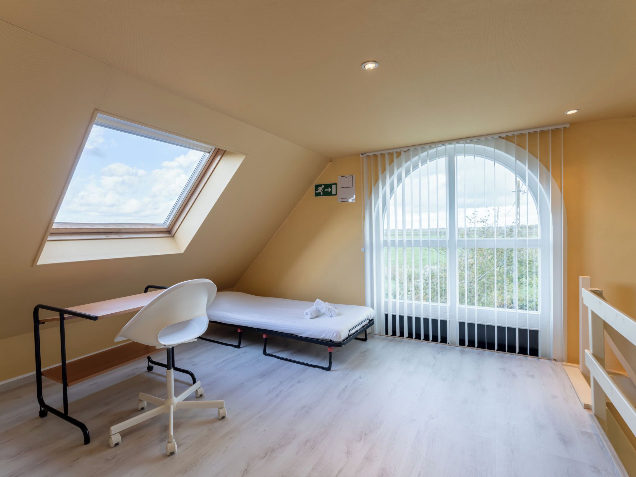 1 غرفة نوم ومكتب وخدمة الإنترنت