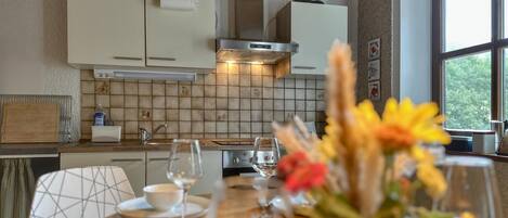 Réfrigérateur, four, plaque de cuisson, lave-vaisselle