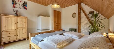 2 chambres, fer et planche à repasser, accès Internet