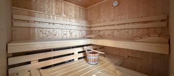 Group house with common room and sauna