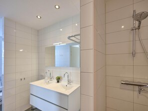 Shower, hair dryer - Luxus house with sauna, garden and beach nearby (Colijnsplaat)