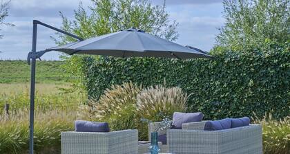 Luxus house with sauna, garden and beach nearby