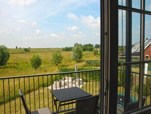 Outdoor dining - Luxury stay with sauna, spa-bath near the beach (Colijnsplaat)
