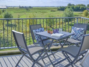 Outdoor dining - Flat with 2 bathrooms, sauna, near beach (Colijnsplaat)