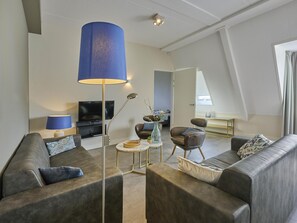 TV, stereo - Flat with 2 bathrooms, sauna, near beach (Colijnsplaat)