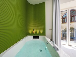 مغطس خاص في السبا