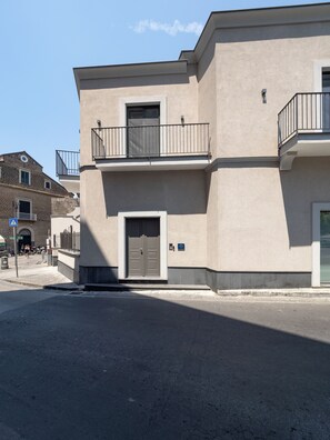 مدخل المنشأة