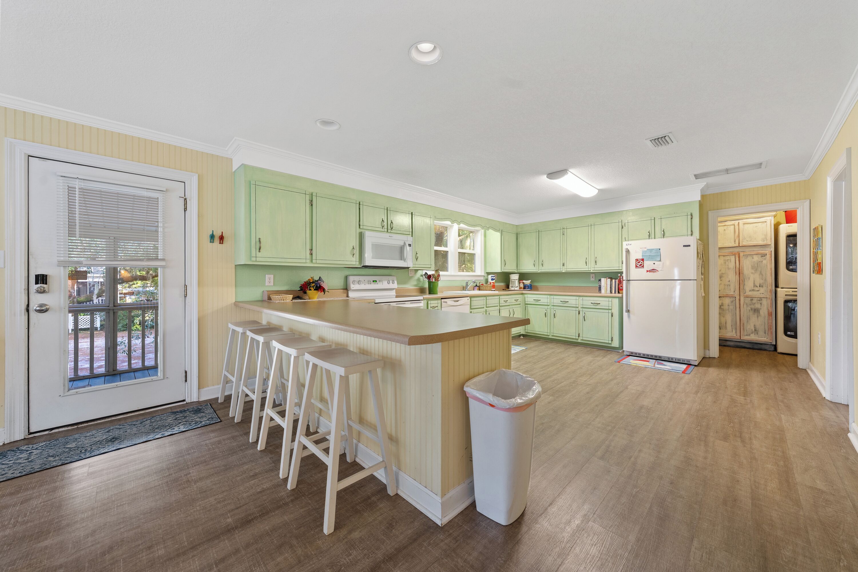 Signature-talo, näköala lahdelle | Yksityinen keittiö | Jääkaappi, mikroaaltouuni, uuni, liesi