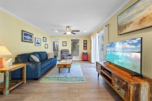 Living room - Bay Leave (Gulf Shores)