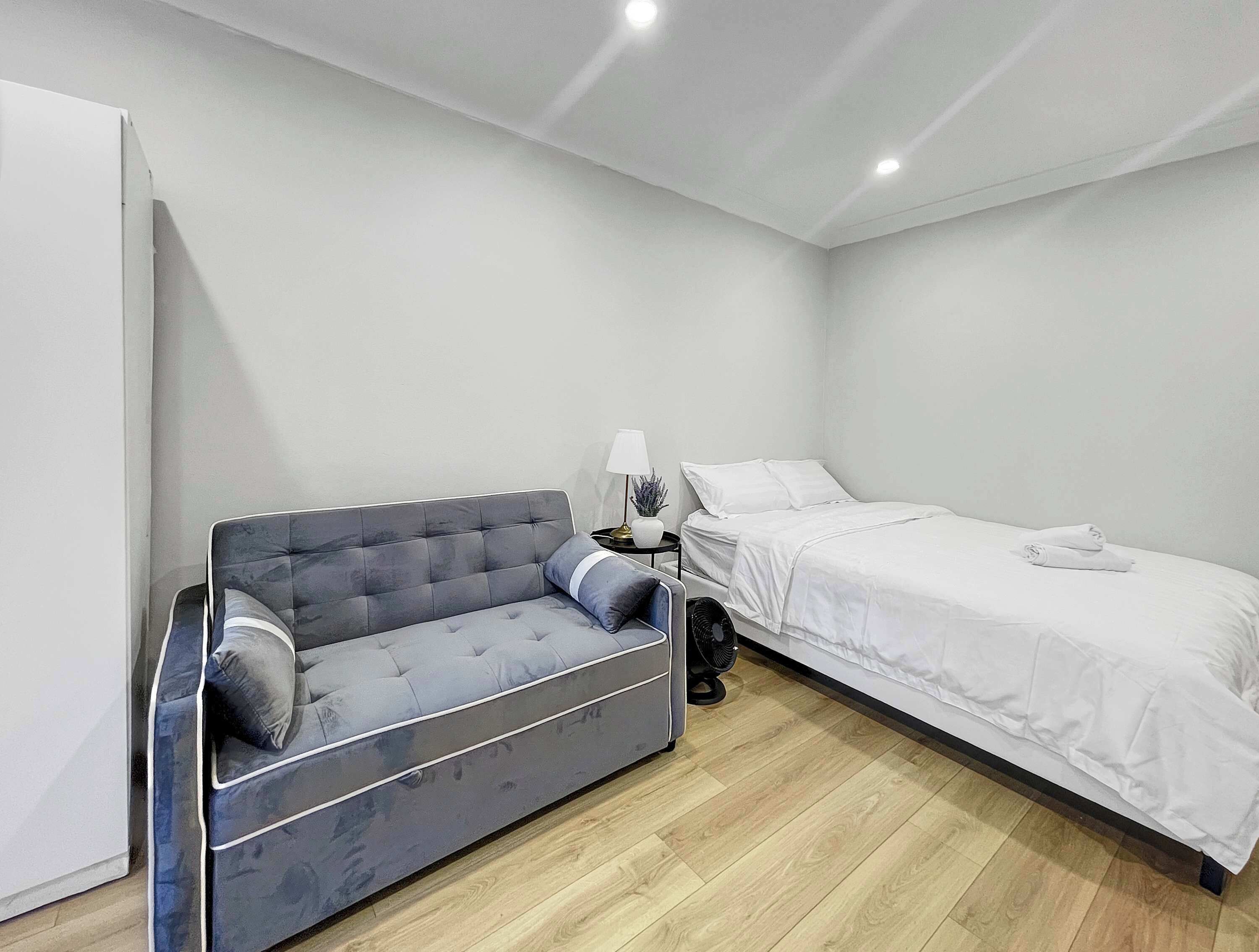 1 slaapkamer, een strijkplank/strijkijzer, wifi, beddengoed