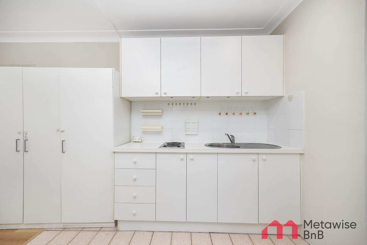 Refrigerador, microondas, tetera/pava eléctrica, tostadora